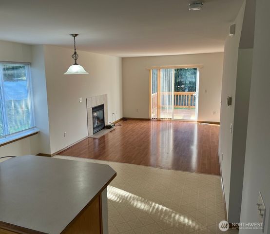 7903 115th Street E, Puyallup, WA 98373