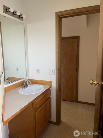 7903 115th Street E, Puyallup, WA 98373