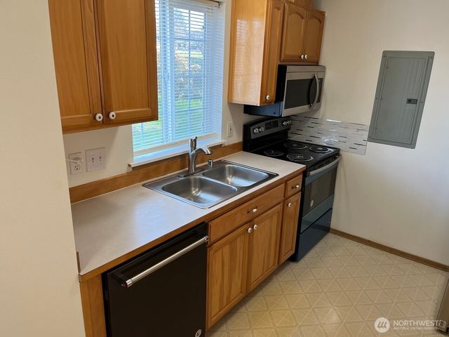 7903 115th Street E, Puyallup, WA 98373