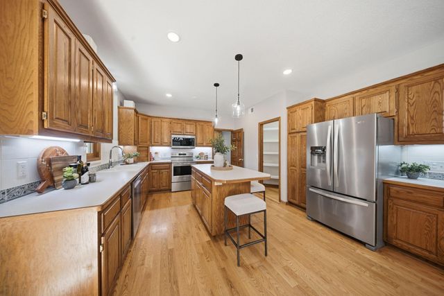 869 Mendakota Court, Mendota Heights, MN 55120
