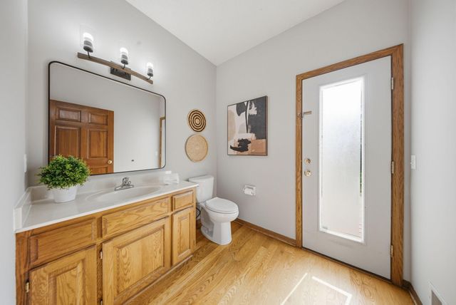 869 Mendakota Court, Mendota Heights, MN 55120