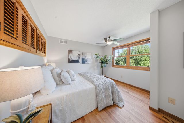 869 Mendakota Court, Mendota Heights, MN 55120