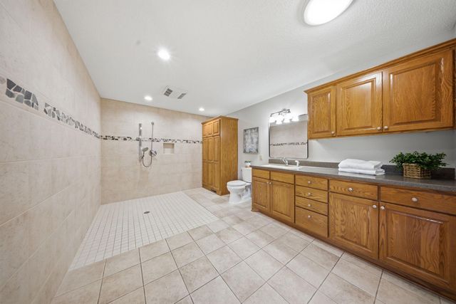 869 Mendakota Court, Mendota Heights, MN 55120