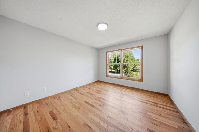 869 Mendakota Court, Mendota Heights, MN 55120