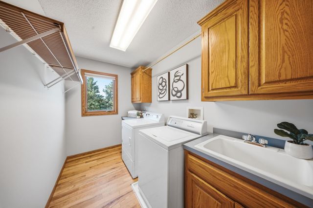 869 Mendakota Court, Mendota Heights, MN 55120