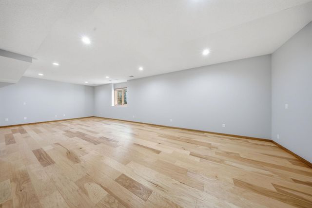 869 Mendakota Court, Mendota Heights, MN 55120