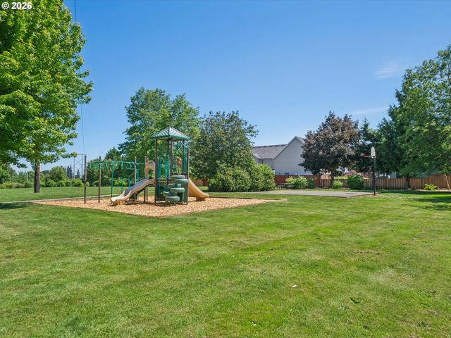 14332 TALAWA Dr, Oregon City, OR 97045
