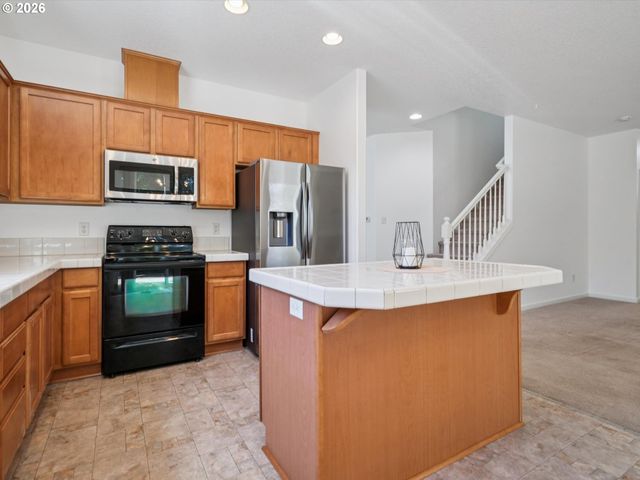 14332 TALAWA Dr, Oregon City, OR 97045
