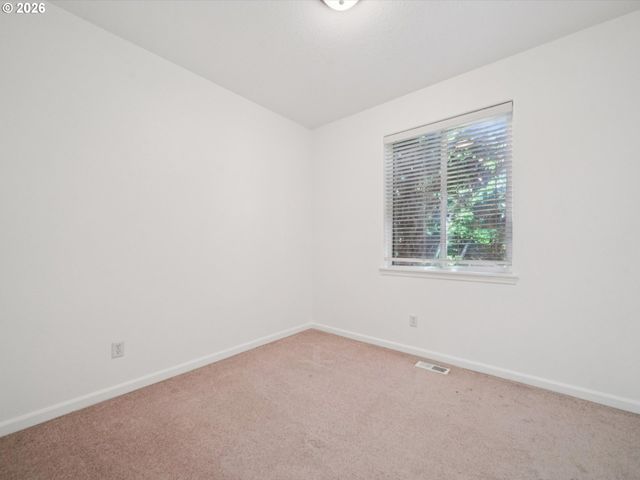 14332 TALAWA Dr, Oregon City, OR 97045