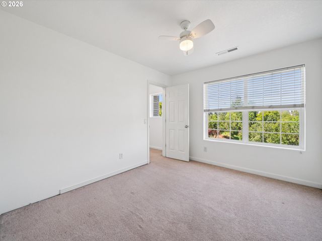 14332 TALAWA Dr, Oregon City, OR 97045