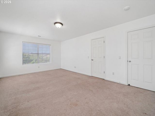 14332 TALAWA Dr, Oregon City, OR 97045