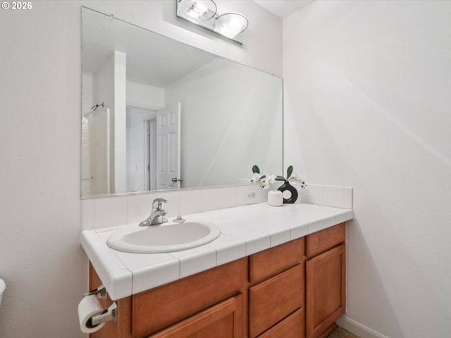 14332 TALAWA Dr, Oregon City, OR 97045