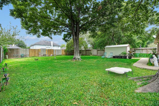 11126 N 30th Avenue N, Texas City, TX 77591