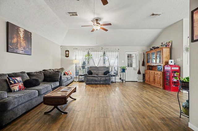 11126 N 30th Avenue N, Texas City, TX 77591