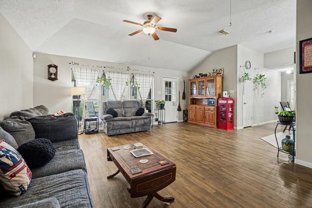 11126 N 30th Avenue N, Texas City, TX 77591