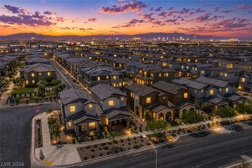 826 Royal Beekman Street, Henderson, NV 89011 — photo 2