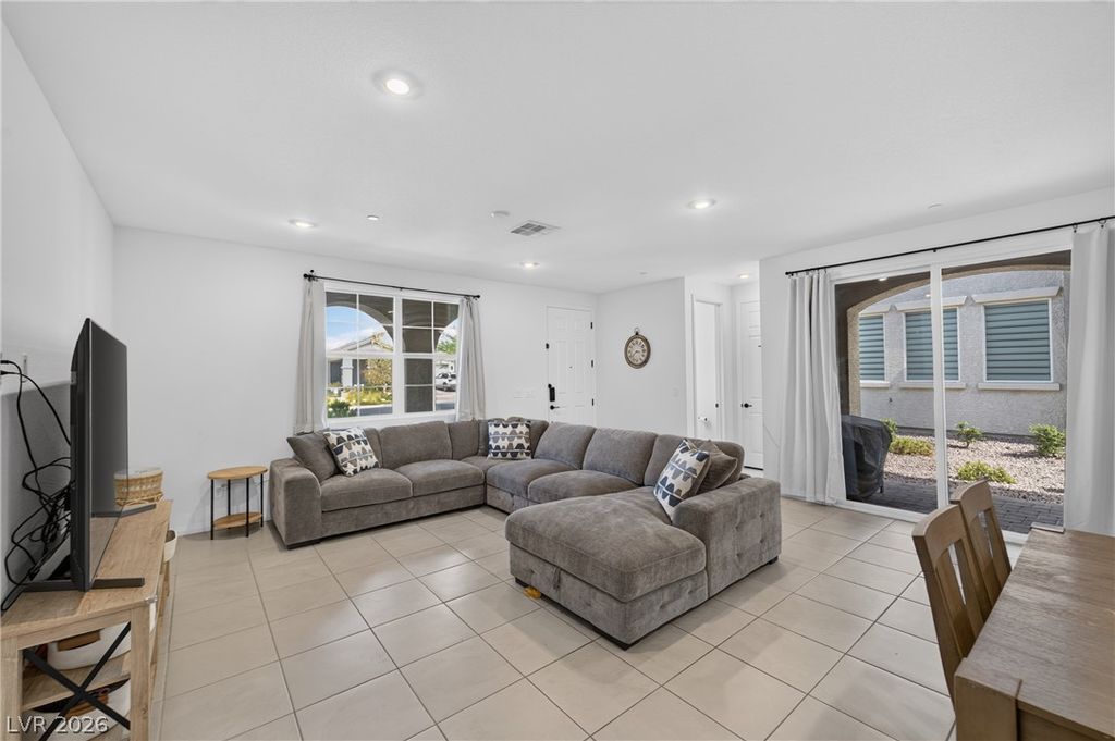 826 Royal Beekman Street, Henderson, NV 89011 — photo 5