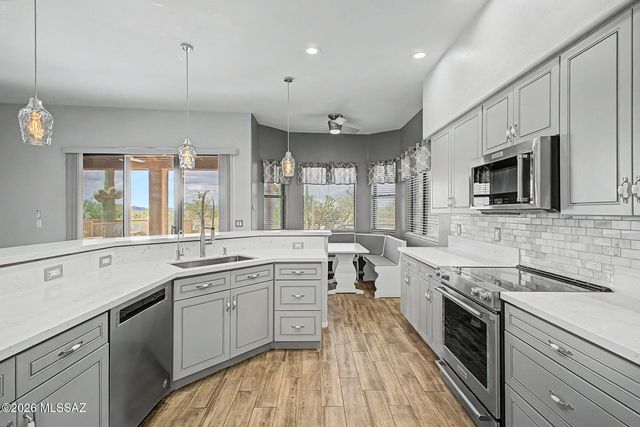 9821 N Sunset Creek Place, Tucson, AZ 85742