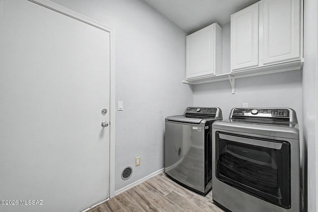 9821 N Sunset Creek Place, Tucson, AZ 85742