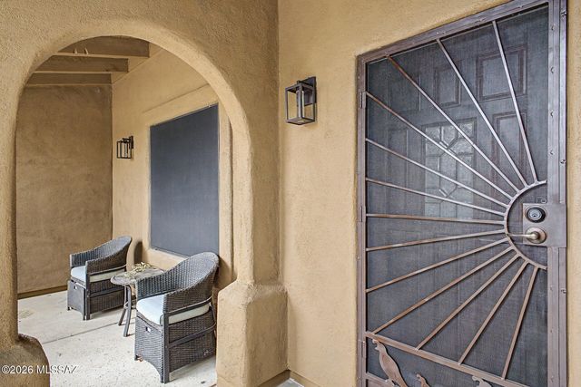 9821 N Sunset Creek Place, Tucson, AZ 85742