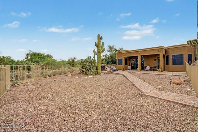 9821 N Sunset Creek Place, Tucson, AZ 85742