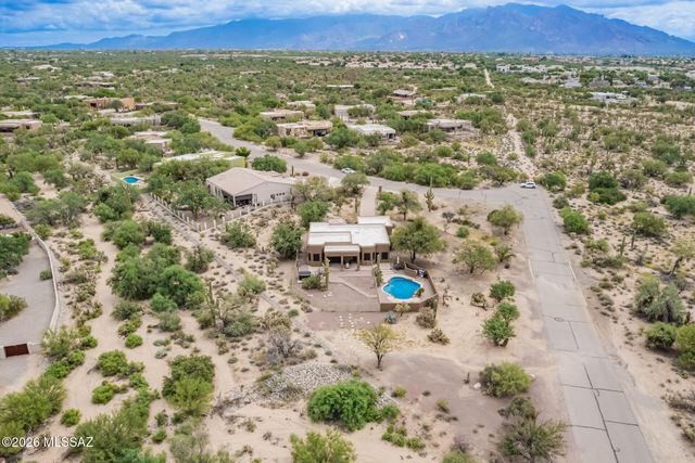 9821 N Sunset Creek Place, Tucson, AZ 85742