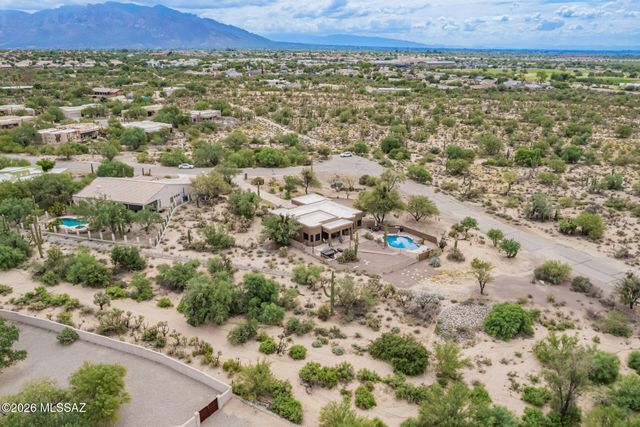 9821 N Sunset Creek Place, Tucson, AZ 85742