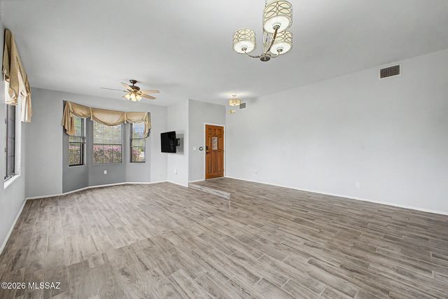 9821 N Sunset Creek Place, Tucson, AZ 85742