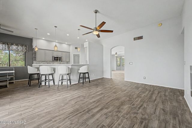 9821 N Sunset Creek Place, Tucson, AZ 85742