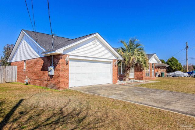 5076 Cassia Dr, Pensacola, FL 32506