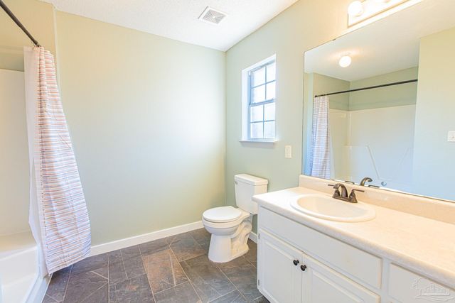 5076 Cassia Dr, Pensacola, FL 32506