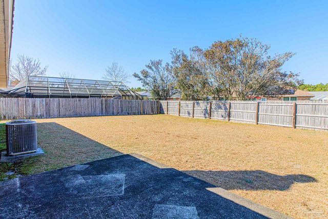 5076 Cassia Dr, Pensacola, FL 32506