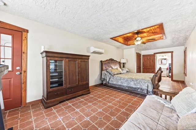 133 BUCKSKIN TRL, Bandera, TX 78003