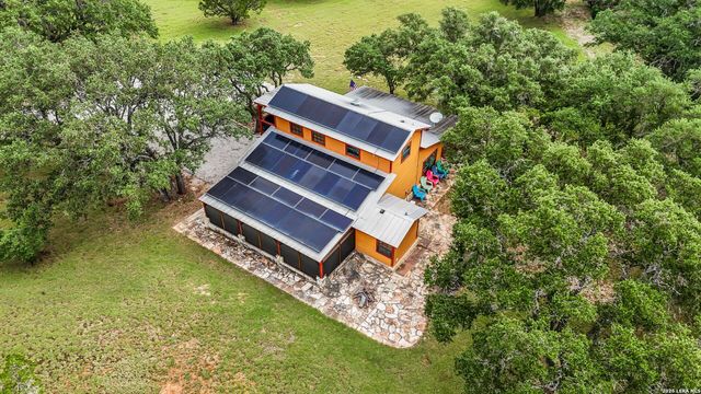 133 BUCKSKIN TRL, Bandera, TX 78003