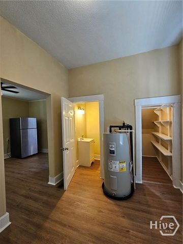 714 W 38th Street, Savannah, GA 31415