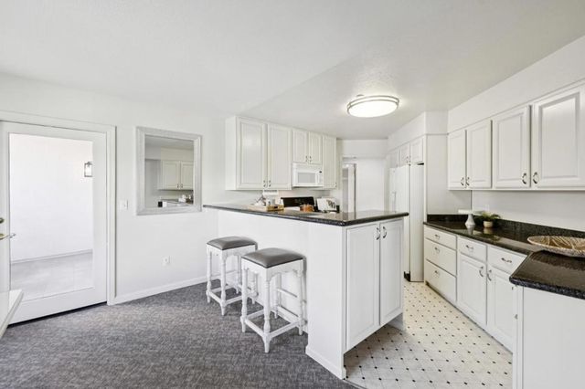 518 Almer Road 6, Burlingame, CA 94010