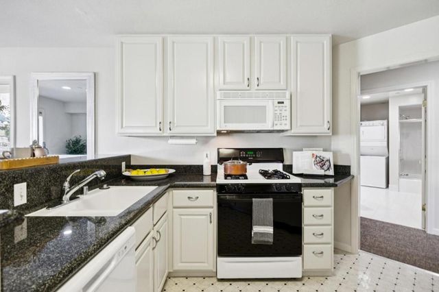 518 Almer Road 6, Burlingame, CA 94010