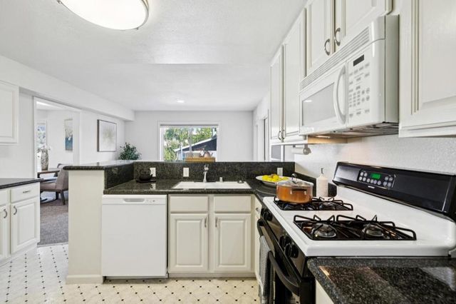 518 Almer Road 6, Burlingame, CA 94010