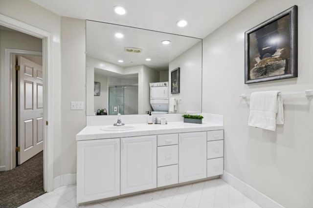 518 Almer Road 6, Burlingame, CA 94010