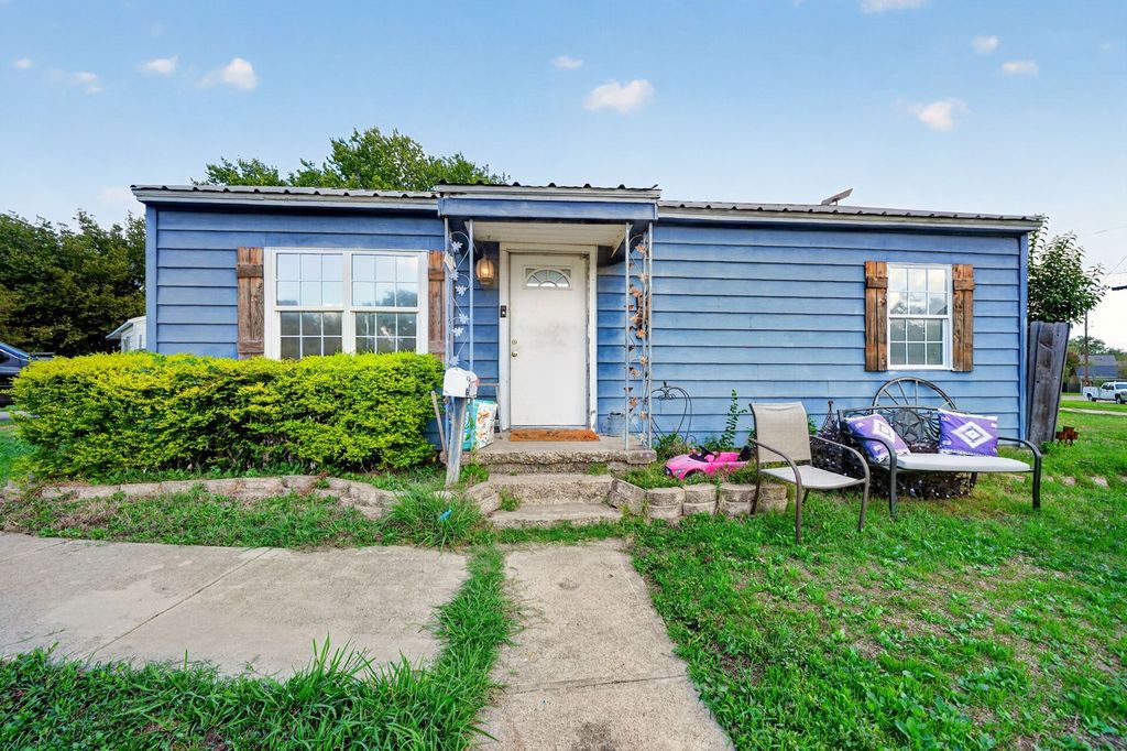 318 Charles Drive, Irving, TX 75060 — photo 3