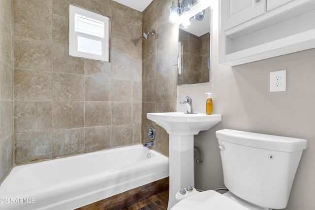 2050 E 10TH Street, Tempe, AZ 85281