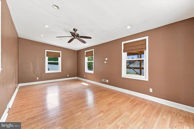 1224 OLD LN, Drexel Hill, PA 19026