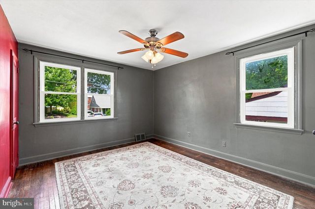 1224 OLD LN, Drexel Hill, PA 19026
