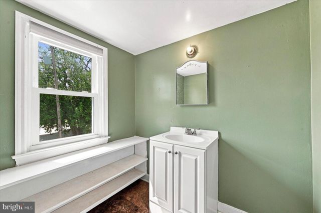 1224 OLD LN, Drexel Hill, PA 19026