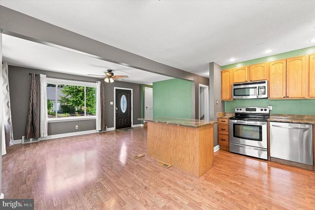 1224 OLD LN, Drexel Hill, PA 19026