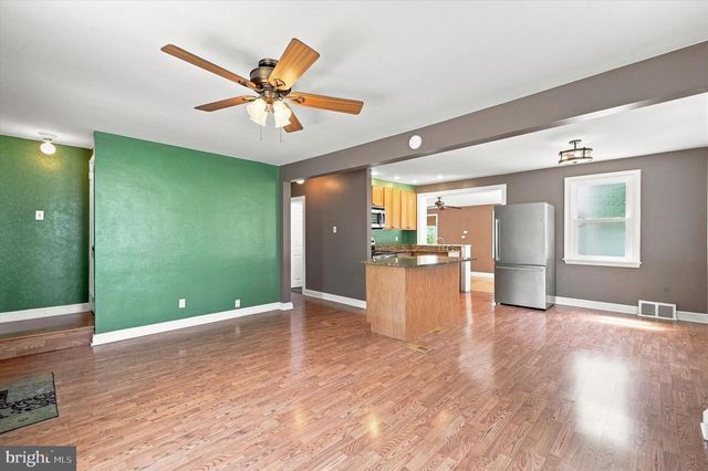 1224 OLD LN, Drexel Hill, PA 19026