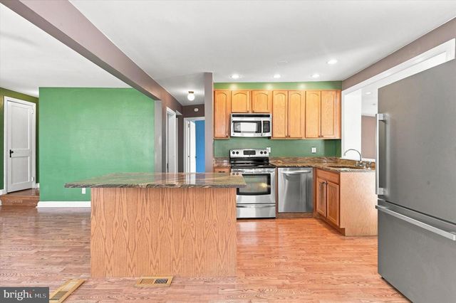 1224 OLD LN, Drexel Hill, PA 19026