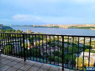 200 Winston Drive 2304, Cliffside Park, NJ 07010