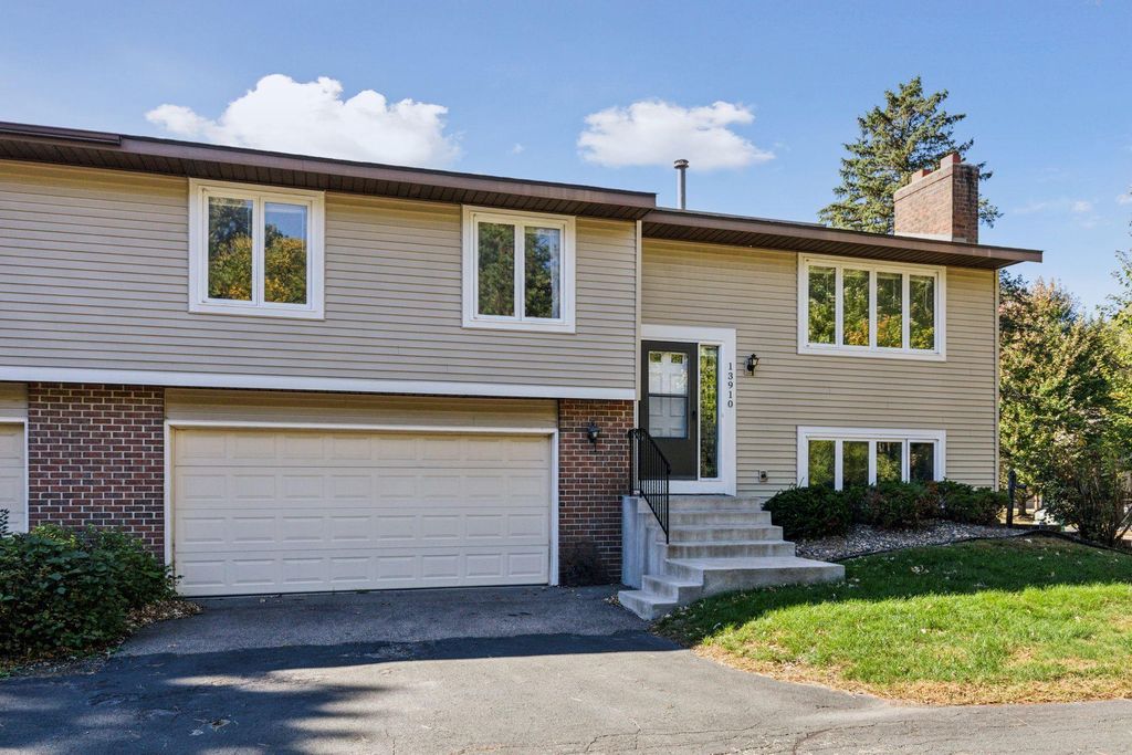 13910 Herald Court, Apple Valley, MN 55124