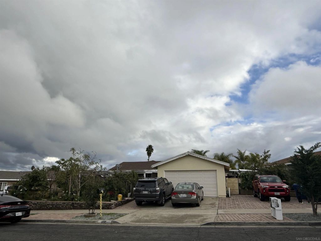 656 Parker Street, Oceanside, CA 92057